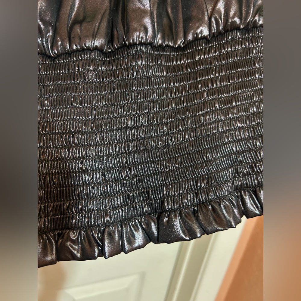 NWT Nine West sleeveless ruffle smocked hem top metallic gunmetal size M - Picture 4 of 8